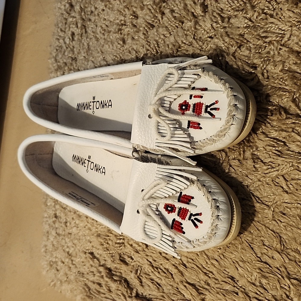 Minnetonka White and Red Moccasins - Picture 2 of 3